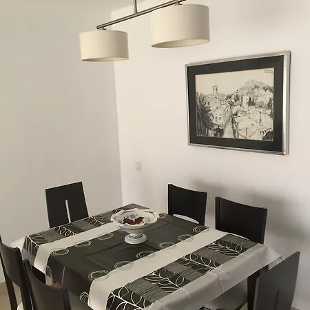 Saval Aqquaria Family Complex Apartment